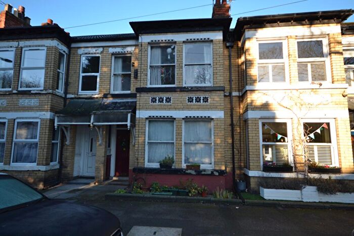 3 Bedroom Terraced House For Sale In Duesbery Street, Hull, HU5