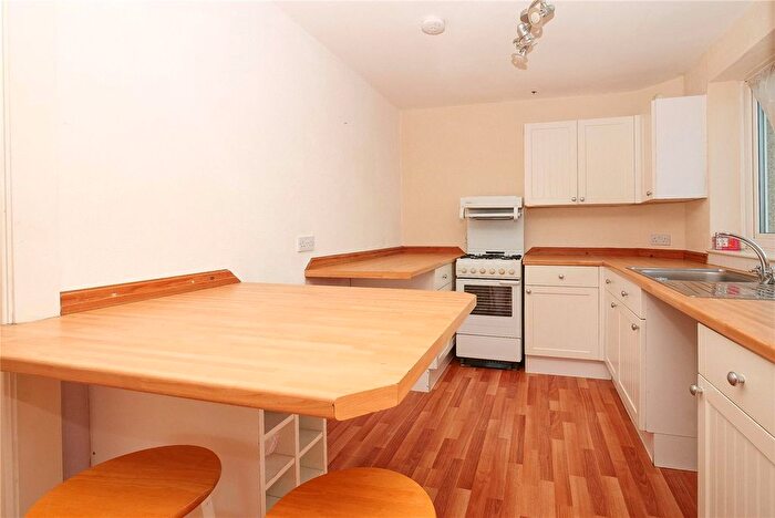 1 Bedroom Flat To Rent In Otley Road, Charlestown, Shipley, West Yorkshire, BD17