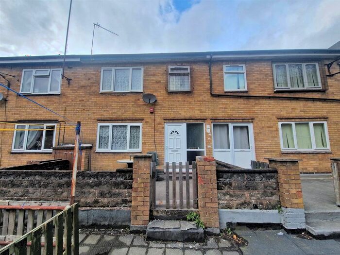 3 Bedroom Flat To Rent In Bristol Road South, Rednal, Birmingham, B45