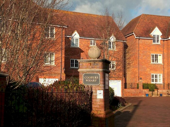 2 Bedroom Apartment To Rent In Coopers Wharf, Buckingham, MK18