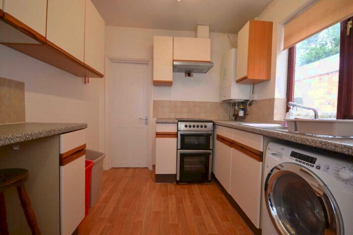 4 Bedroom Terraced House To Rent In Swainstone Road, Reading, RG2