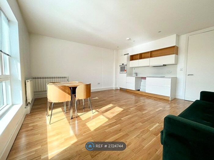 1 Bedroom Flat To Rent In Old Kent Road, London, SE1