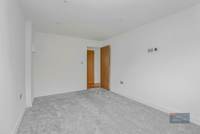 1 Bedroom Flat To Rent In Winford Drive, Broxbourne, EN10