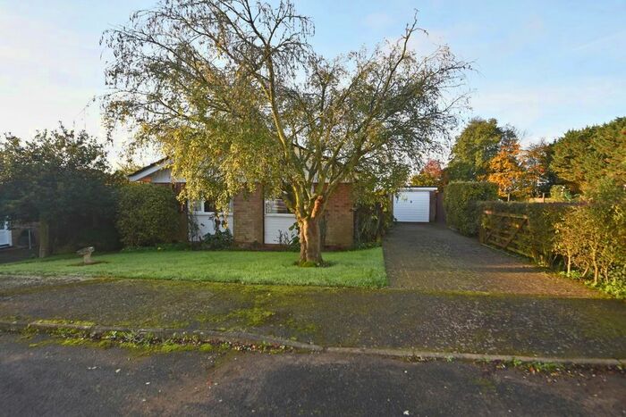 3 Bedroom Detached Bungalow For Sale In Stisted Way, Egerton, Ashford, TN27
