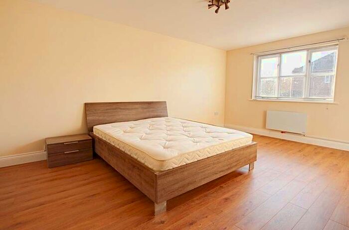 Apartment To Rent In Hispano Mews, Martini Drive, Enfield, Middlesex, EN3