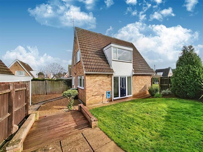 3 Bedroom Detached House To Rent In Glenfield Close, Rushden, Northants, NN10