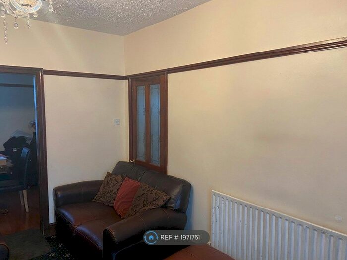 1 Bedroom Property To Rent In Launcelot Road, London, BR1