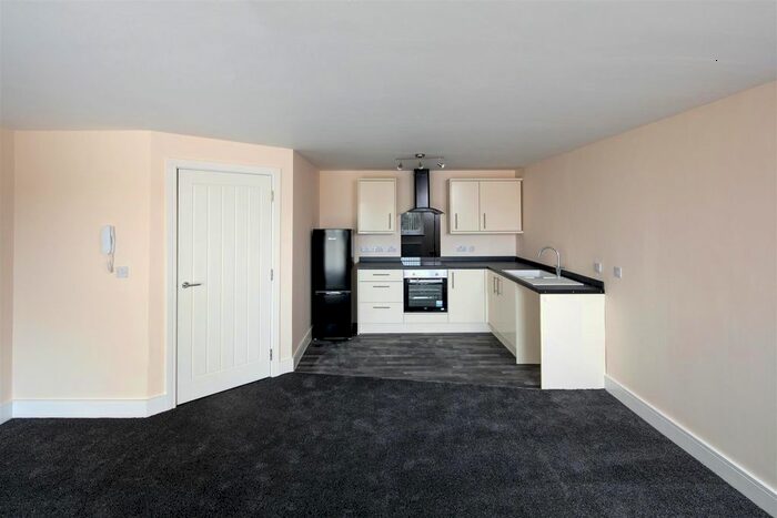 2 Bedroom Flat To Rent In Beverley Road, Hull, HU3