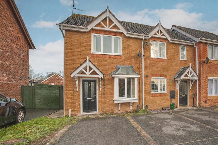 2 Bedroom End Of Terrace House To Rent In Rossington Drive, Littleover, Derby, DE23