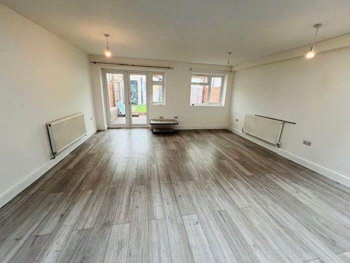 4 Bedroom Terraced House To Rent In Sandhurst Road, London, NW9