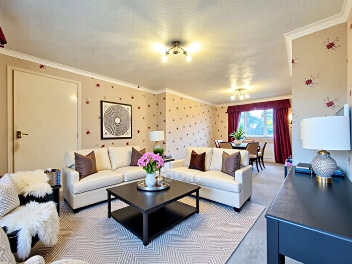 3 Bedroom Terraced House For Sale In Sunderland Court, Kilbirnie, KA25