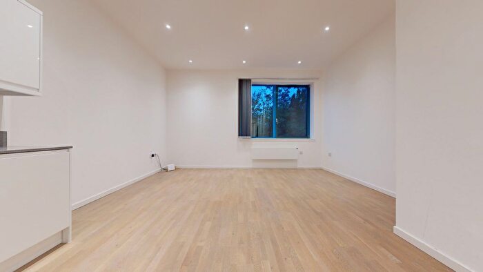 Studio To Rent In Riverbank Way, Brentford, TW8