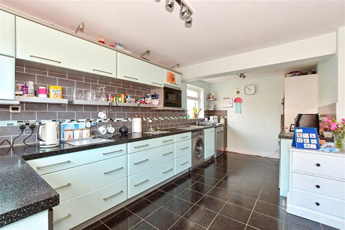 4 Bedroom Semi Detached House For Sale In Richmond Meade, Freshwater, Isle Of Wight, PO40