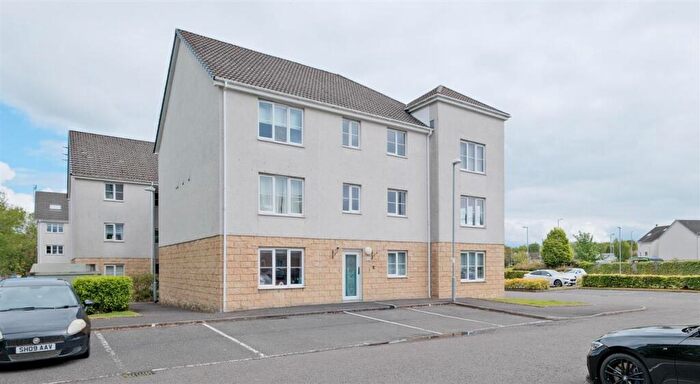 2 Bedroom Apartment For Sale In West Wellhall Wynd, Hamilton, ML3