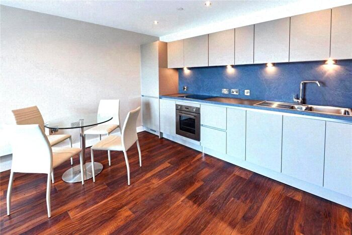 2 Bedroom Apartment To Rent In New Bridge Street Salford, M3