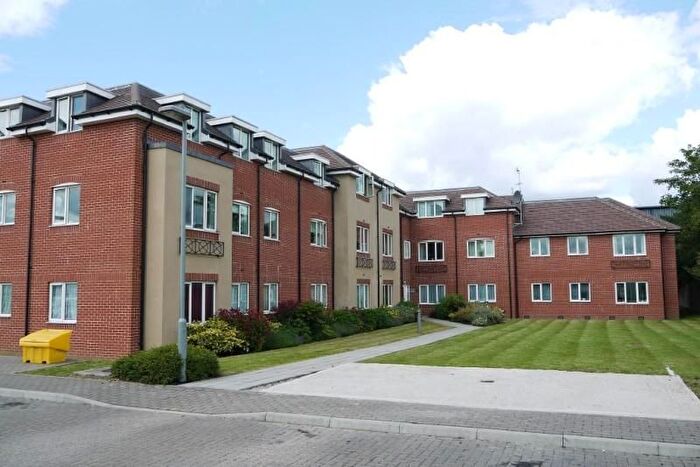 2 Bedroom Flat To Rent In Dudley Place, Stanwell, Staines-Upon-Thames, Surrey, TW19