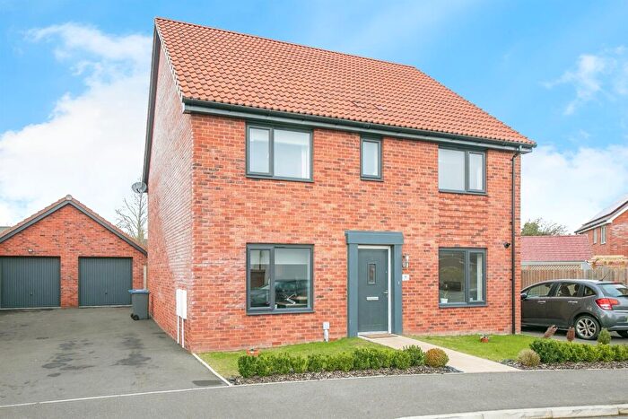 4 Bedroom Detached House For Sale In Nassau Drive, Trimley St. Martin, Felixstowe, IP11