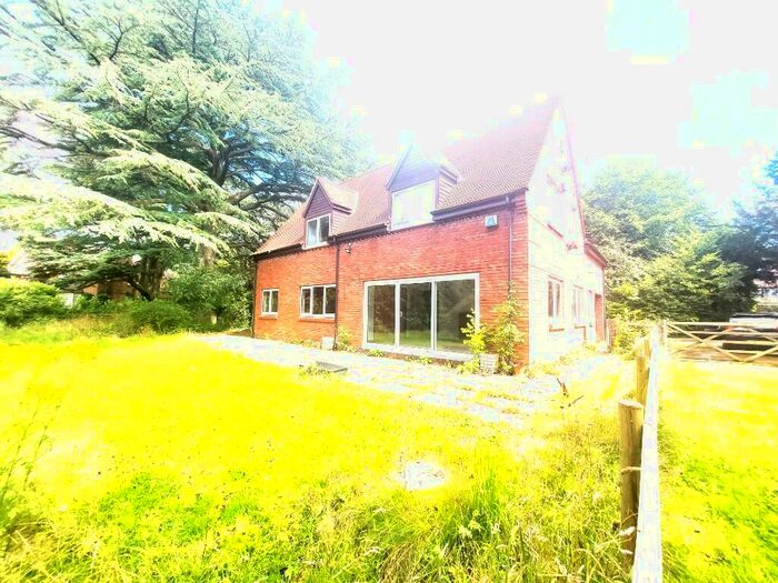 4 Bedroom Detached House To Rent In Vicarage Hill, B94