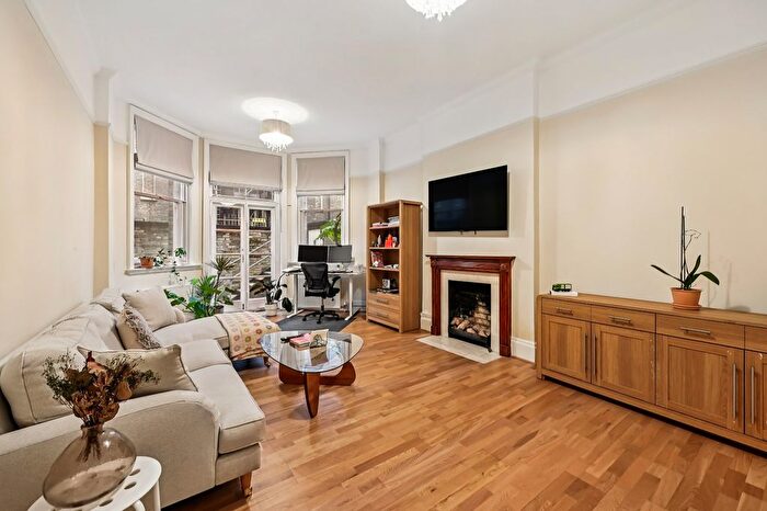 2 Bedroom Flat For Sale In Ashley Gardens, Emery Hill Street, SW1P