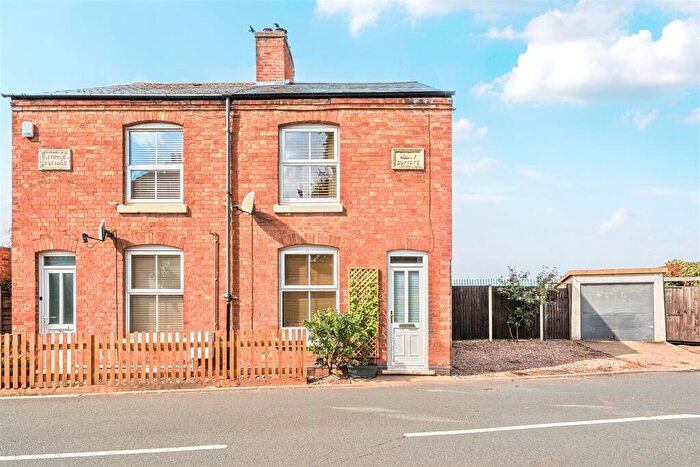 2 Bedroom Cottage For Sale In Lawford Lane, Rugby, CV22