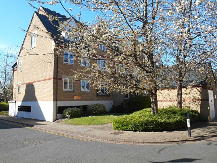 2 Bedroom Flat To Rent In Hallam Close, Watford, WD24