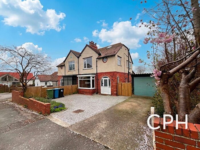 3 Bedroom Semi Detached House For Sale In Mayfield Avenue, Scarborough, YO12