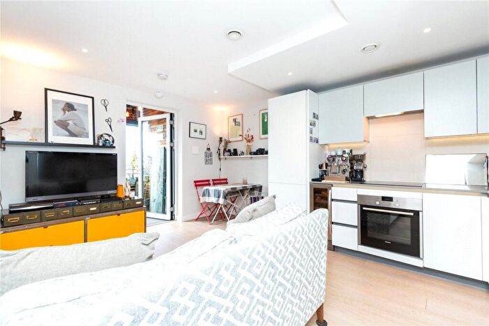 1 Bedroom Apartment For Sale In The Merchant Building, Wharf Road, London, N1