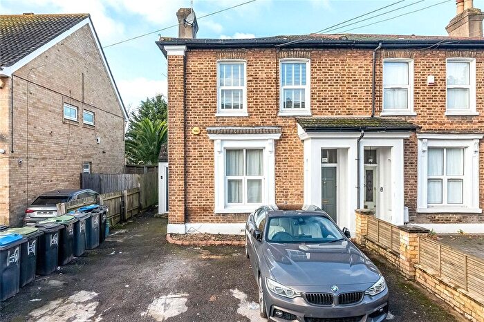 2 Bedroom Flat To Rent In Dagnall Park, London, SE25