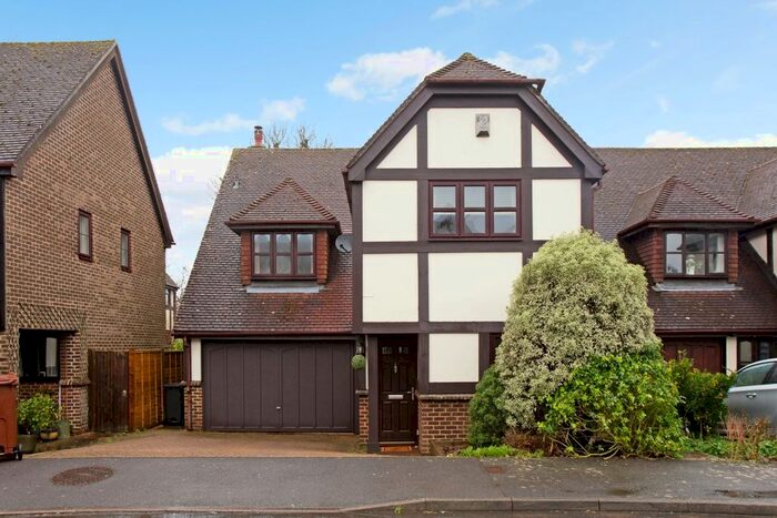 4 Bedroom Detached House To Rent In Court Meadow Close, Rotherfield, Crowborough, TN6