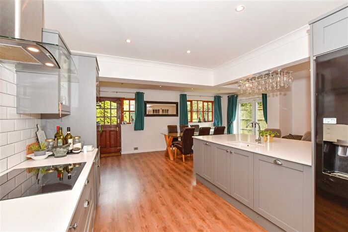 4 Bedroom Detached House For Sale In Jarvis Place, St Michaels, Tenterden, Kent, TN30
