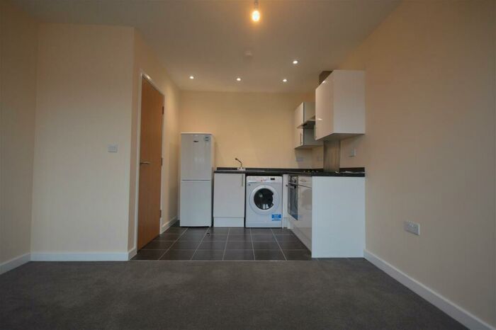 Studio To Rent In Burleys Way, Leicester, LE1