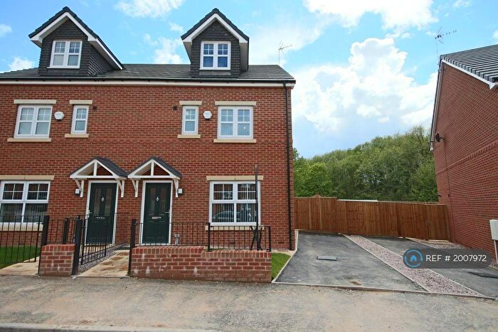 4 Bedroom Detached House To Rent In Saddlecote Close, Manchester, M8