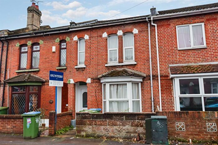 4 Bedroom Terraced House To Rent In Milton Road, Southampton, Hampshire, SO15