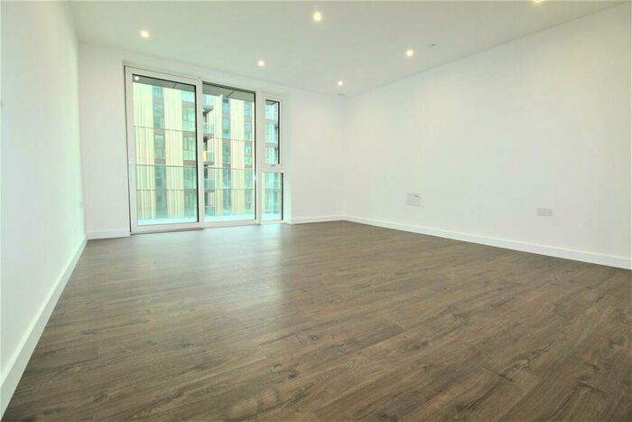 2 Bedroom Apartment To Rent In Hartingtons Court, Coster Avenue, N4