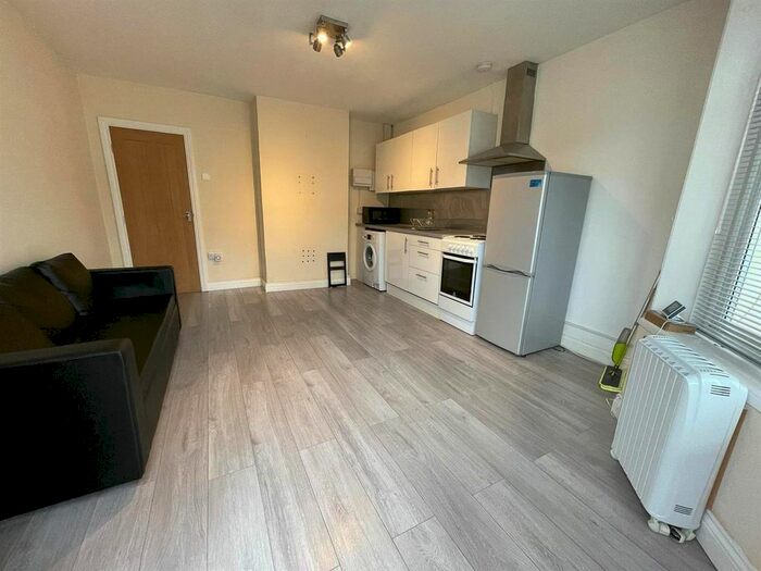 1 Bedroom Maisonette To Rent In Woodcote Avenue, London, NW7