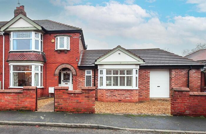 4 Bedroom Semi Detached House For Sale In Granby Crescent, Bennetthorpe, Doncaster, DN2