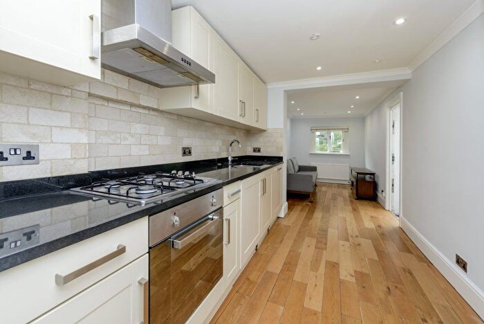 2 Bedroom Flat To Rent In Lillie Road, SW6