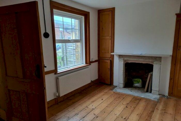 3 Bedroom Terraced House To Rent In Albany Road, East Cowes PO32