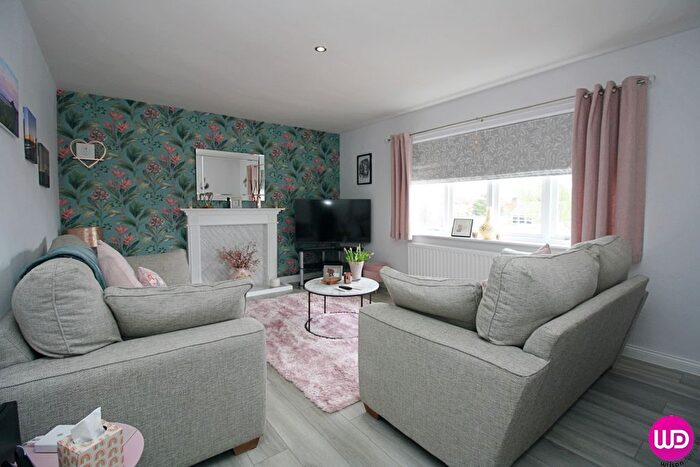 2 Bedroom Flat For Sale In Ambergate Close, Newbiggin Hall, Newcastle Upon Tyne, Tyne Amp; Wear, NE5