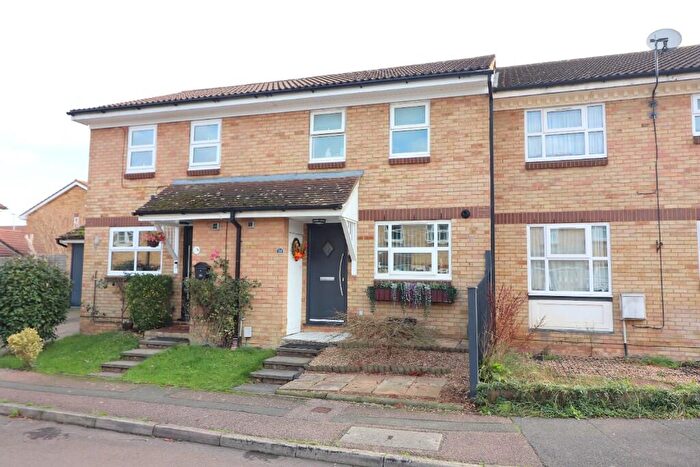 3 Bedroom Terraced House For Sale In Rochford Drive, Wigmore, Luton, LU2