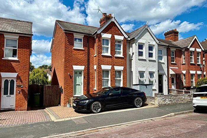 3 Bedroom End Of Terrace House For Sale In Cromwell Road, Camberley, GU15