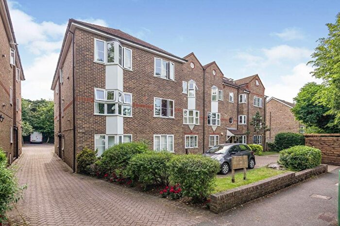 1 Bedroom Flat To Rent In Overton Road, Sutton, Surrey, SM2