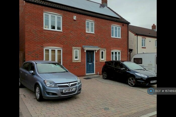 4 Bedroom Semi-Detached House To Rent In Blandamour Way, Bristol, BS10