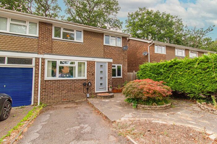 3 Bedroom Semi-Detached House For Sale In Tavistock Road, Fleet, GU51