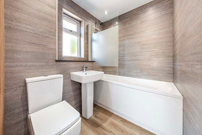 2 Bedroom Semi-Detached Bungalow For Sale In Inchkeith Terrace, Dundee, DD5
