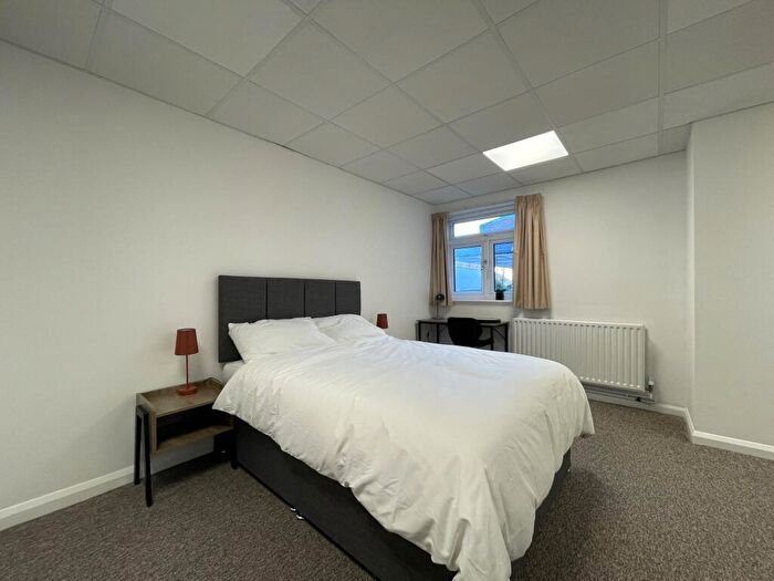 Apartment To Rent In Wilbury Villas -, S42