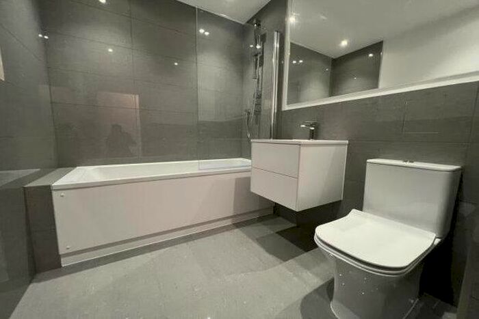 1 Bedroom Flat To Rent In New North Road, Ilford, IG6