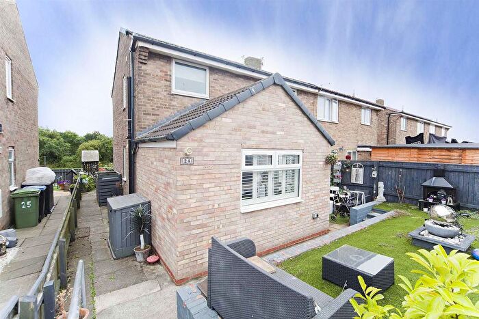 3 Bedroom Semi-Detached House For Sale In Hillcrest Place, Hesleden, Hartlepool, TS27