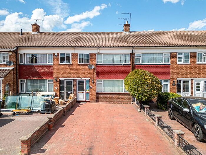 3 Bedroom Terraced House For Sale In Beaumont Drive, Northfleet, Gravesend, Kent, DA11