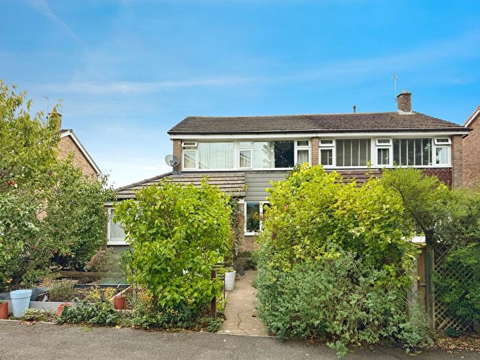 4 Bedroom Semi-Detached House For Sale In Kestrel Drive, Pucklechurch, Bristol, BS16